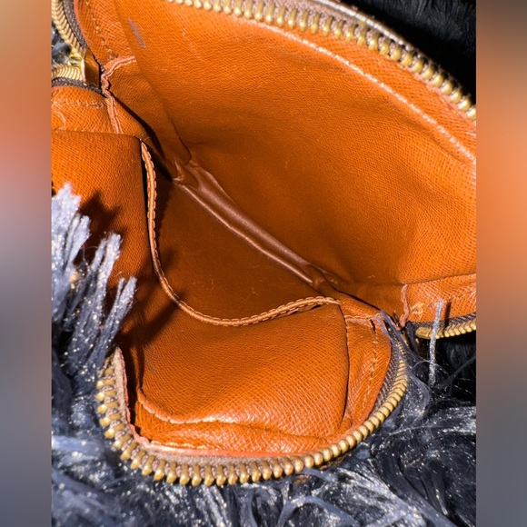 Louis Vuitton Danube Monogram Canvas MM Handbag - Picture 8 of 11